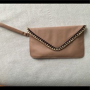 Beautiful Wristlet ⭐️⭐️⭐️